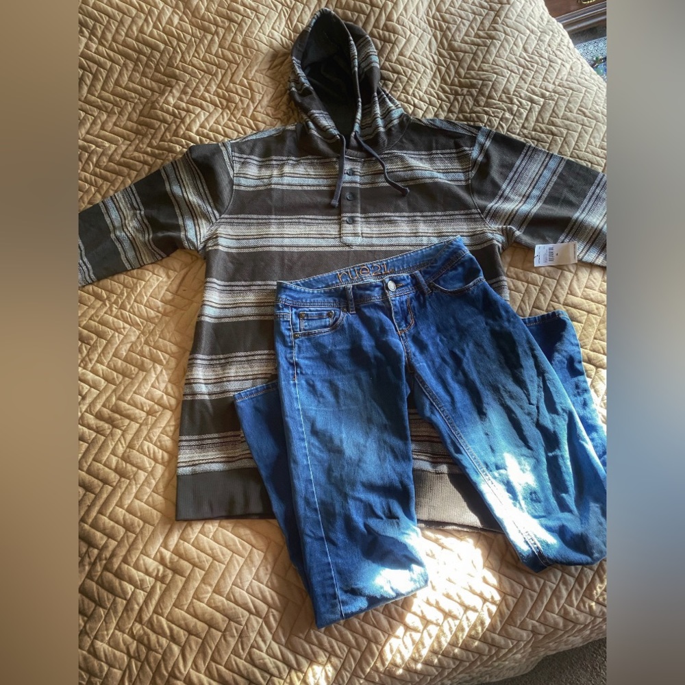 O’neill Newman Knit Pullover Sweatshirt- New, Unused - Picture 2 of 5